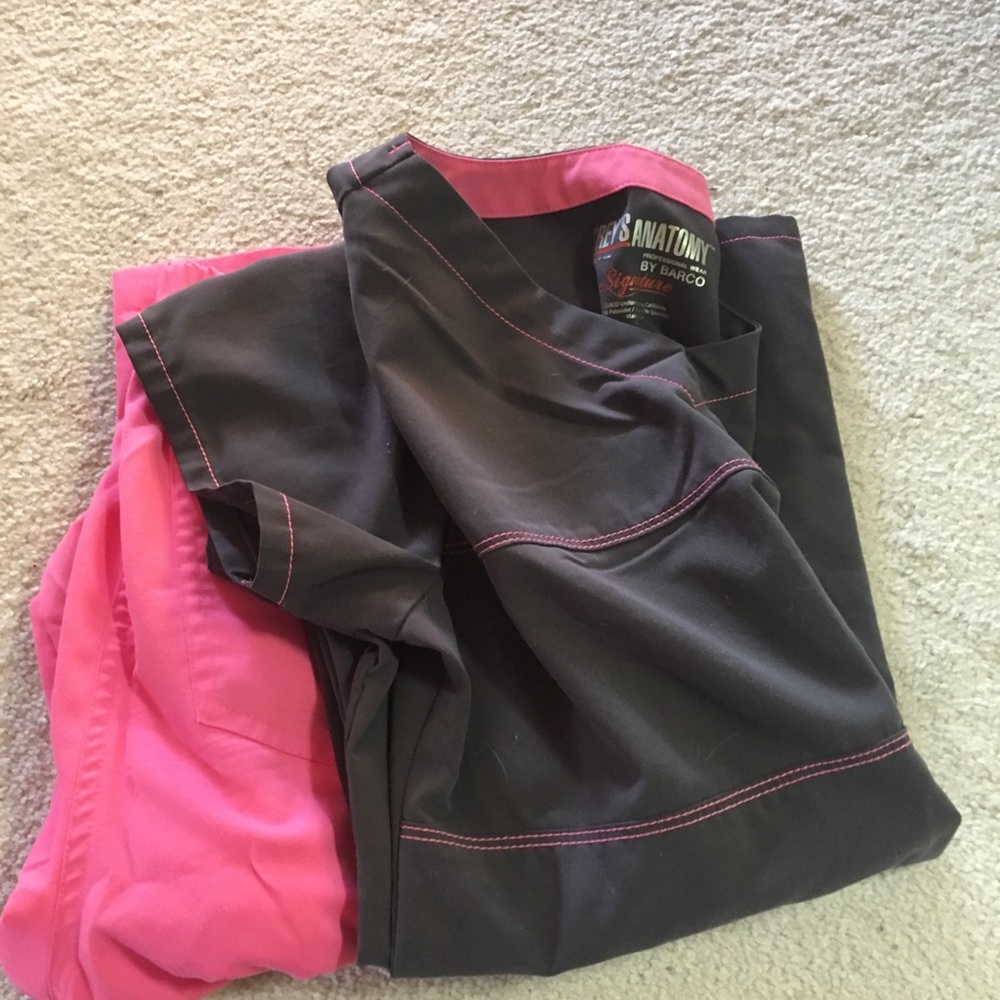 Scrubs. - Picture 3 of 7